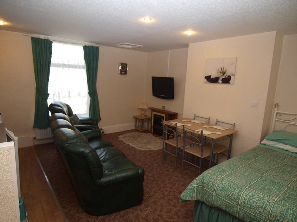 בלקפול Waverley House Apartments מראה חיצוני תמונה